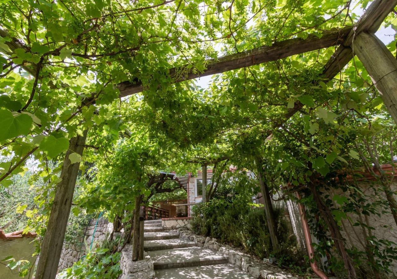 Agriturismo La Vammora Laviano Bagian luar foto